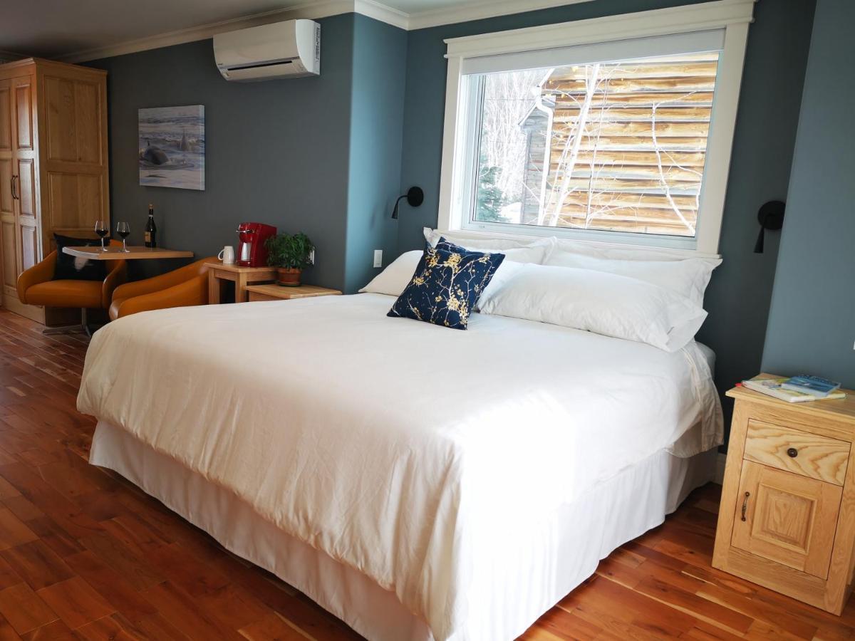 Au Cachalot Cache Le Gite Hotel Tadoussac Exterior photo
