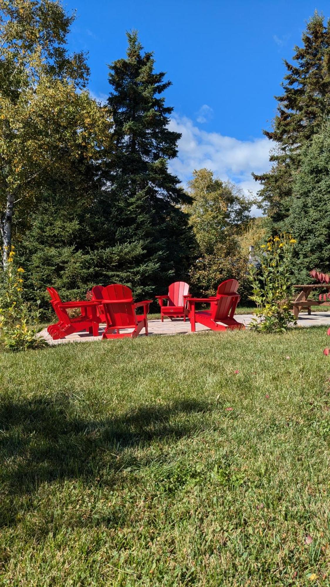 Au Cachalot Cache Le Gite Hotel Tadoussac Exterior photo